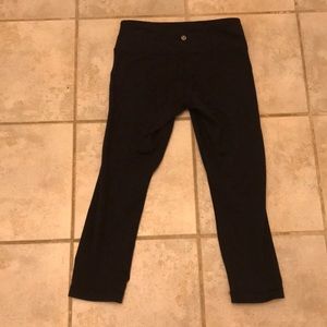 Lulu Lemon Black Crops